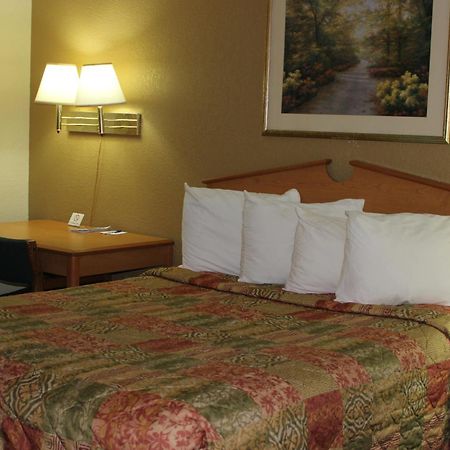 Americas Best Value Inn Гранд-Форкс Экстерьер фото