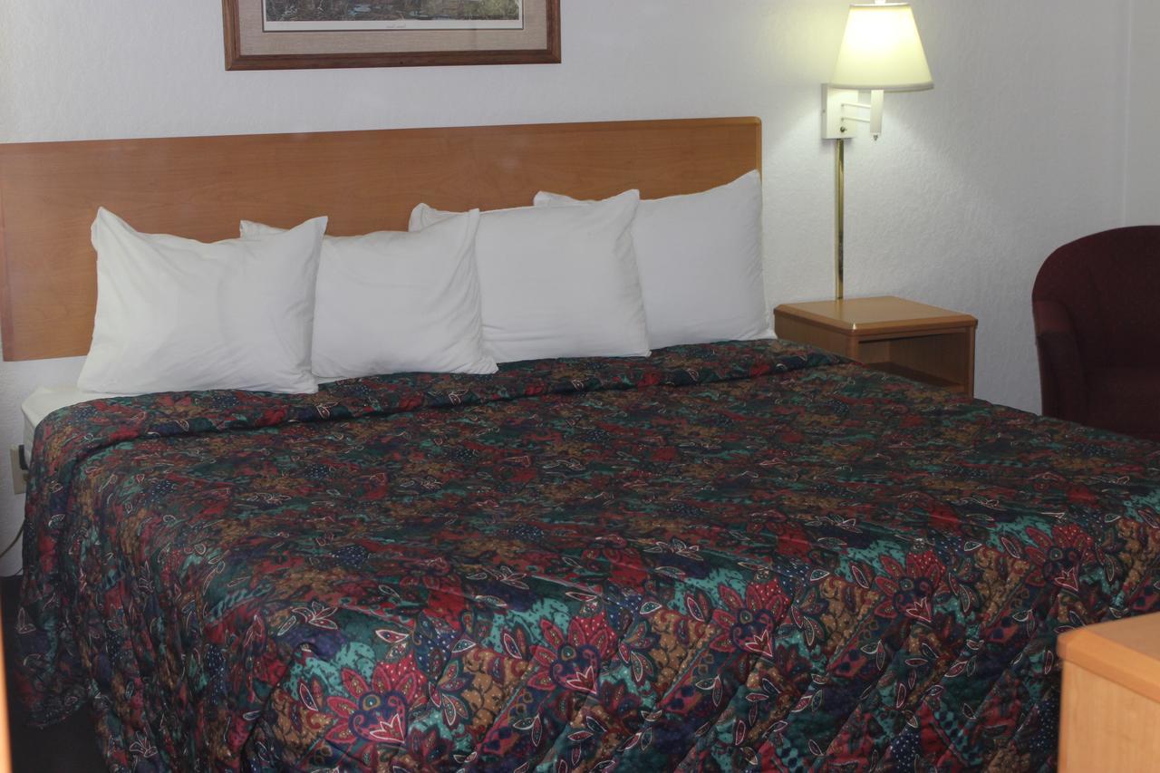 Americas Best Value Inn Гранд-Форкс Экстерьер фото