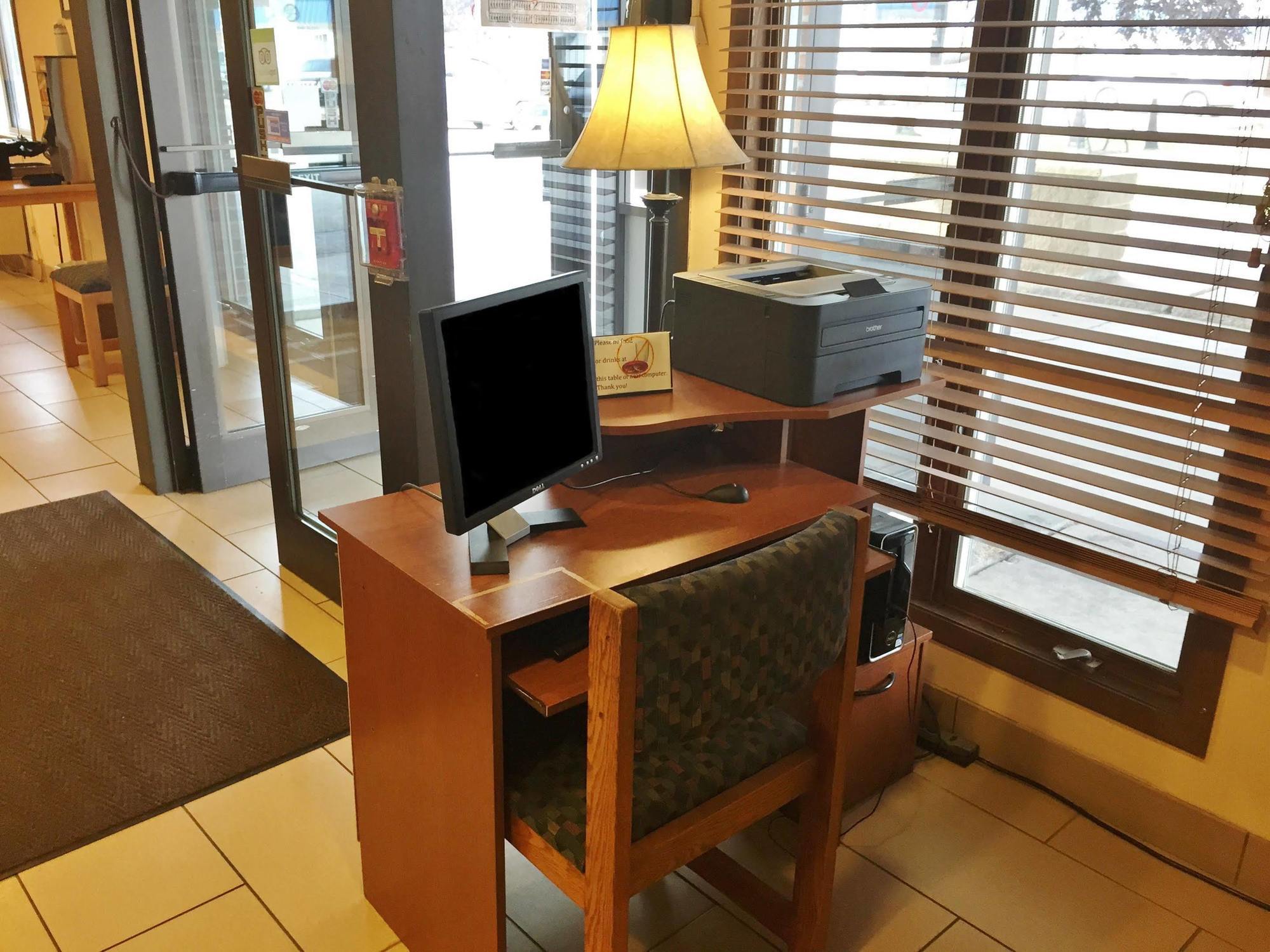 Americas Best Value Inn Гранд-Форкс Экстерьер фото