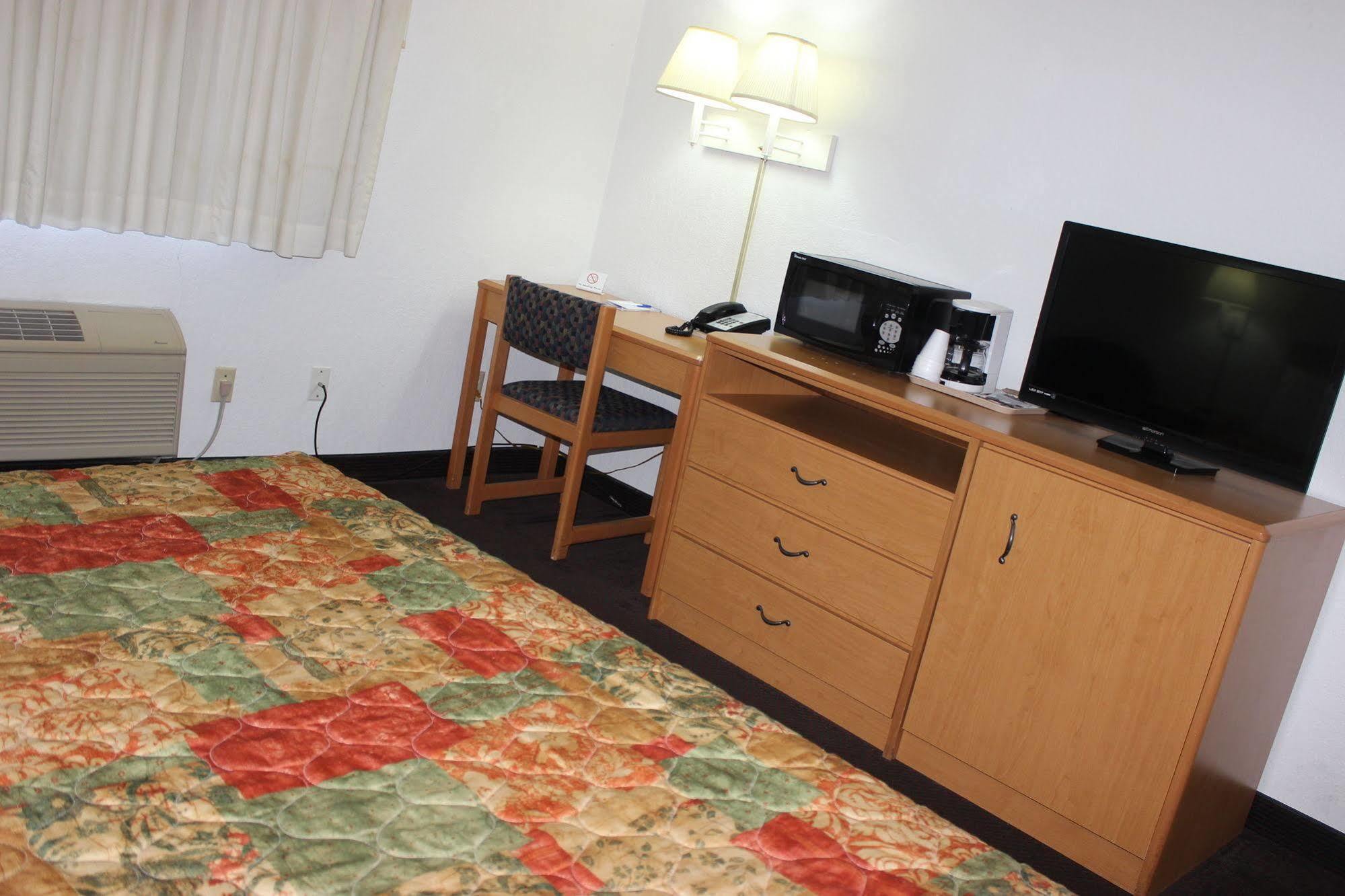Americas Best Value Inn Гранд-Форкс Экстерьер фото